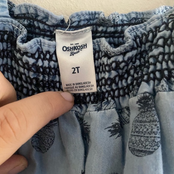 OshKosh 2T 💕Toddler Romper💕 3/$10 - Picture 2 of 5